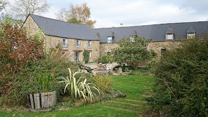 Gites Bonne Vie : Location gites 2 à 8 personnes en pleine campagne idéals pour les randonnées avec jardin fleuri, potager et parking, proche de la mer à Saint-Potan, Côtes-d’Armor, Bretagne, Chambre d'Hôtes à Saint-Pôtan