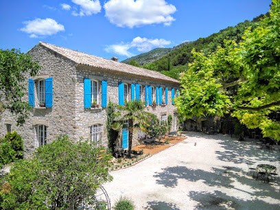 BASTIDE DE LA LEZARDIERE, Chambre d'Hôtes à Fontaine-de-Vaucluse