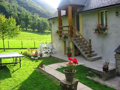 Maison Moumour, Location de Vacances à Oloron-Sainte-Marie