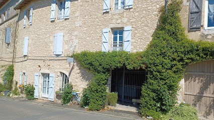 Les Pierres Blanches - Chambre D'hôtes Avec Spa Et Jacuzzi, Chambre d'Hôtes à Mauvezin