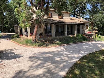 Au Coeur Des Arbres, Maison d'Hôtes à Saint-Laurent-la-Vernède