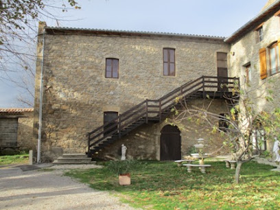 Les Studios Chateau Du Buisson, Location De Vacances à Véranne