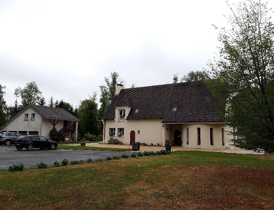 Domaine des Tinarages, Chambre d'Hôtes à Échouboulains