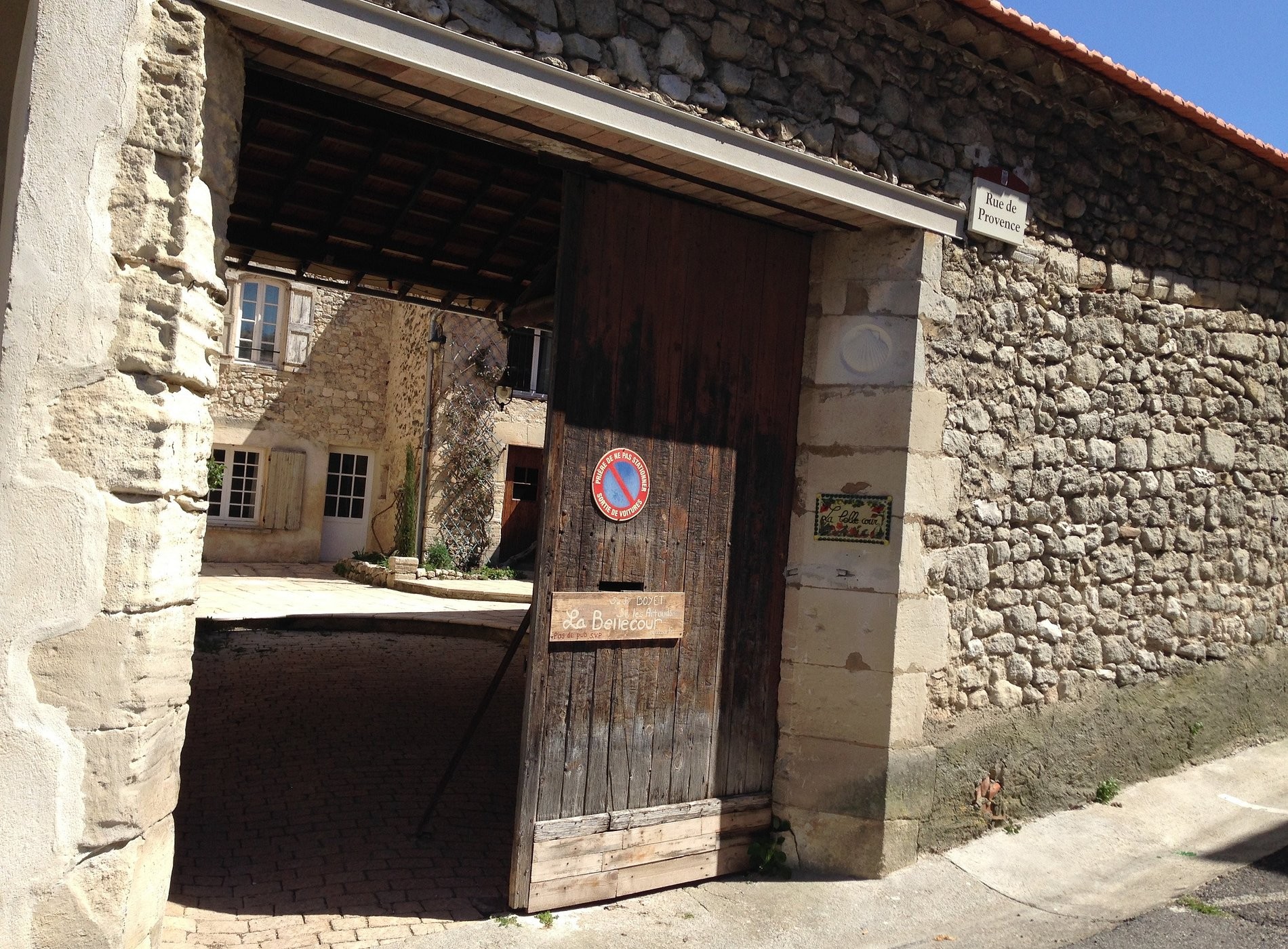 La Belle Cour, Chambre d'Hôtes à Céreste