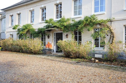 Maison Menadel : Hébergement Et Salle De Réunion, Chambre d'Hôtes à Yvetot