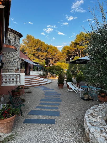 Mas D'Azur, Chambre d'Hôtes à Roquefort-les-Pins