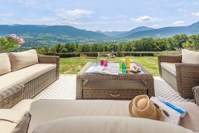 Les Esseroliettes, Chambres Et Table D’hôtes, Terrasse, Jardin, SPAS De Nage Et Bien-être, Parc Naturel Régional Des Bauges, Chambre d'Hôtes à Arith