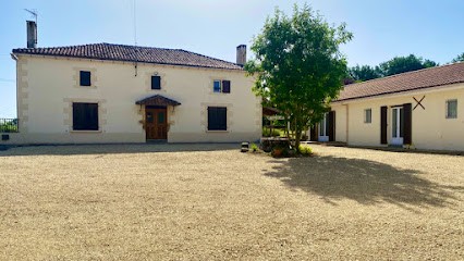La ferme de l'Étang, Location de Vacances à Lessac