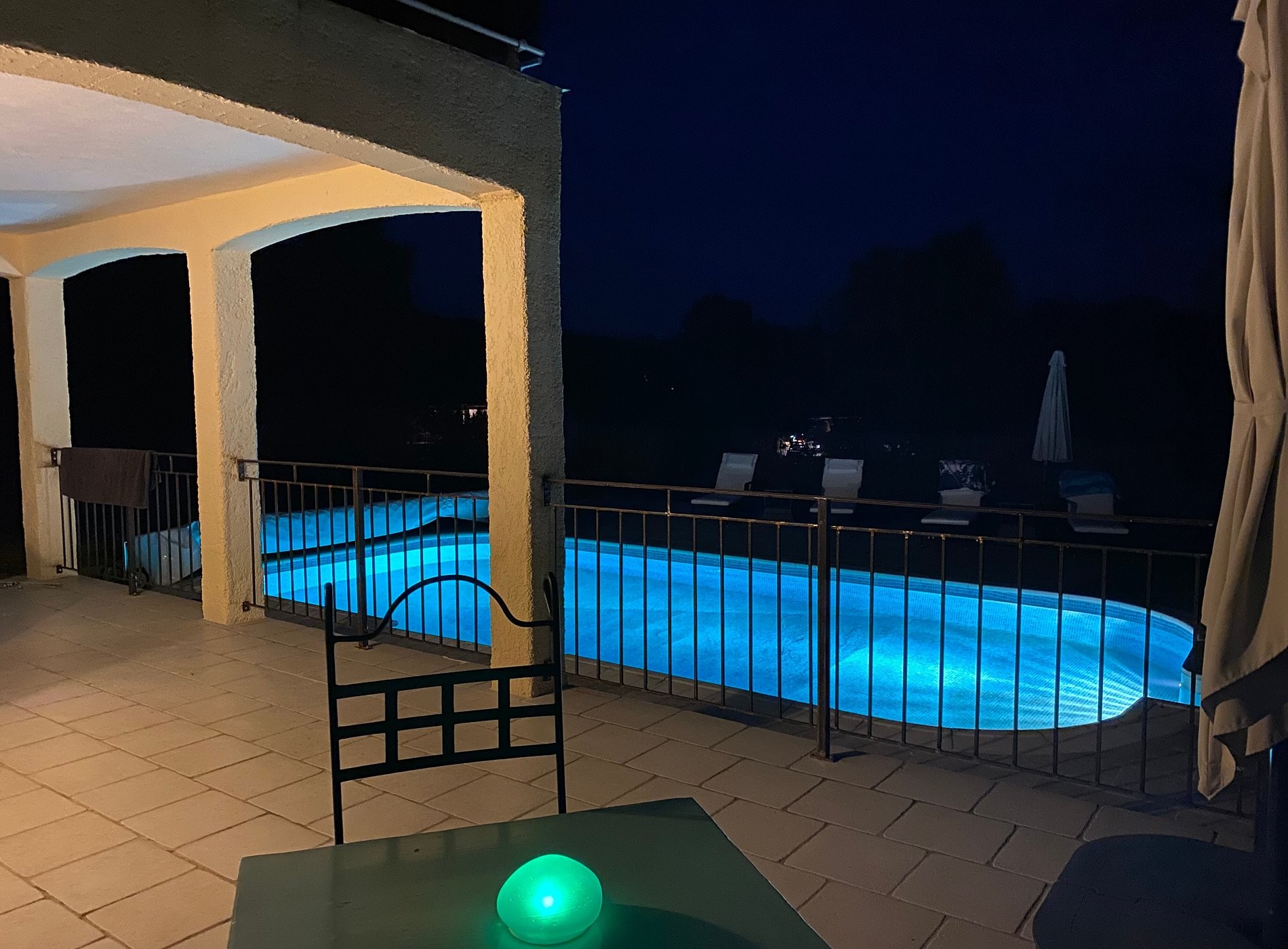 L'Eveil En Provence, Chambre d'Hôtes à Entrecasteaux