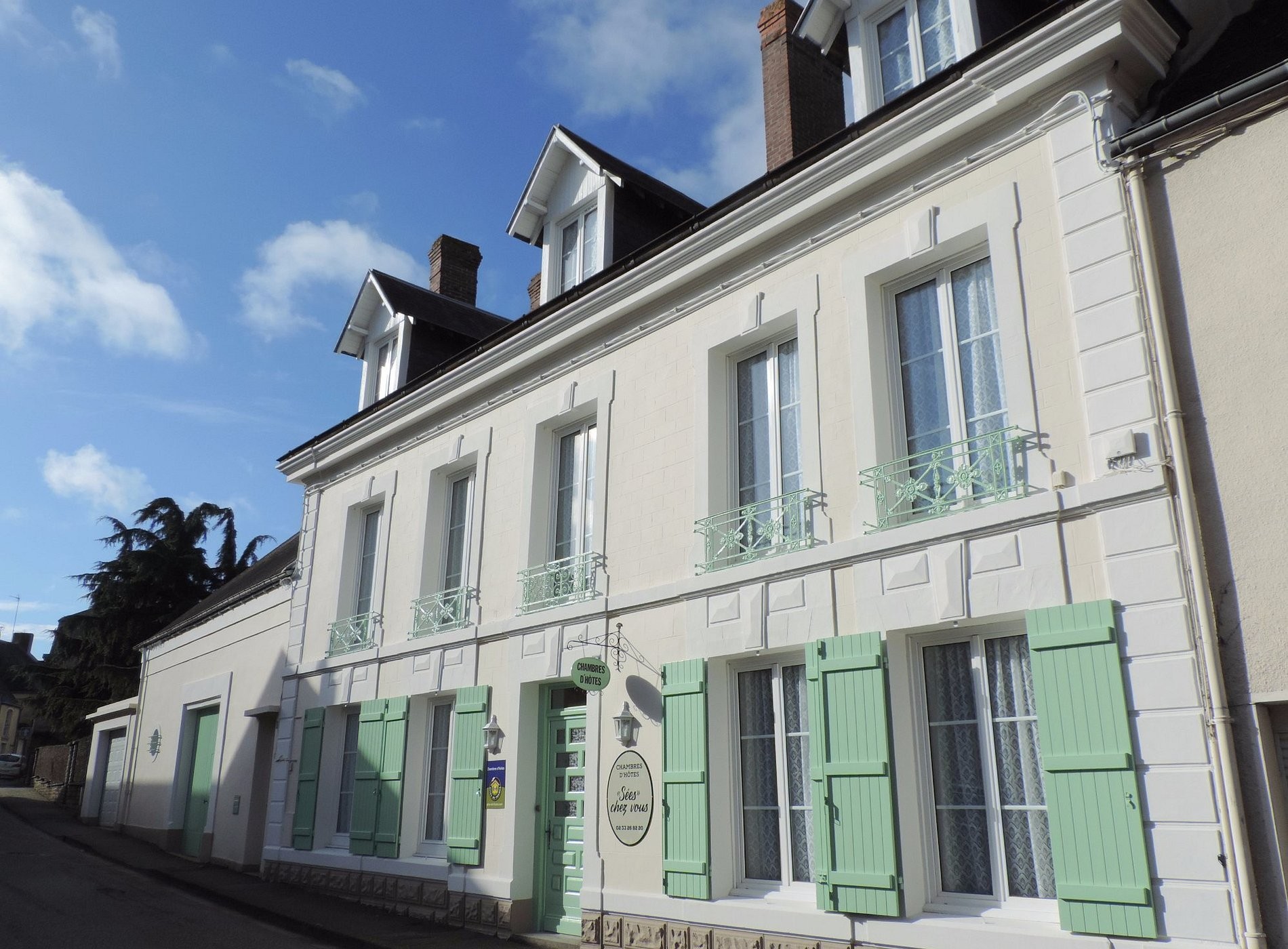 Sées Chez Vous : nuitée ou court séjour, Chambre d'Hôtes à Sées