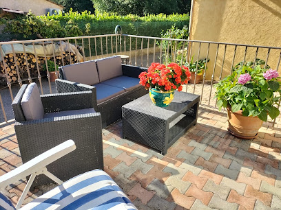 Appartement Au Calme - Chez Rita, Location De Vacances à Saint-Cézaire-sur-Siagne