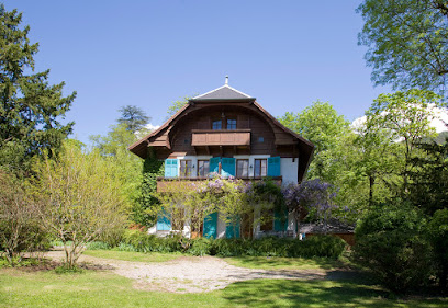 Maison Aux Iris, Location De Vacances à Challes-les-Eaux