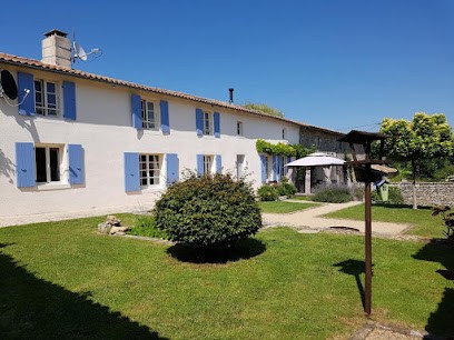 La Batonniere - Farmhouse French Holiday Accommodation - BOOK DIRECT FOR BEST RATES, Location de Vacances à Saint-Christophe-sur-Roc
