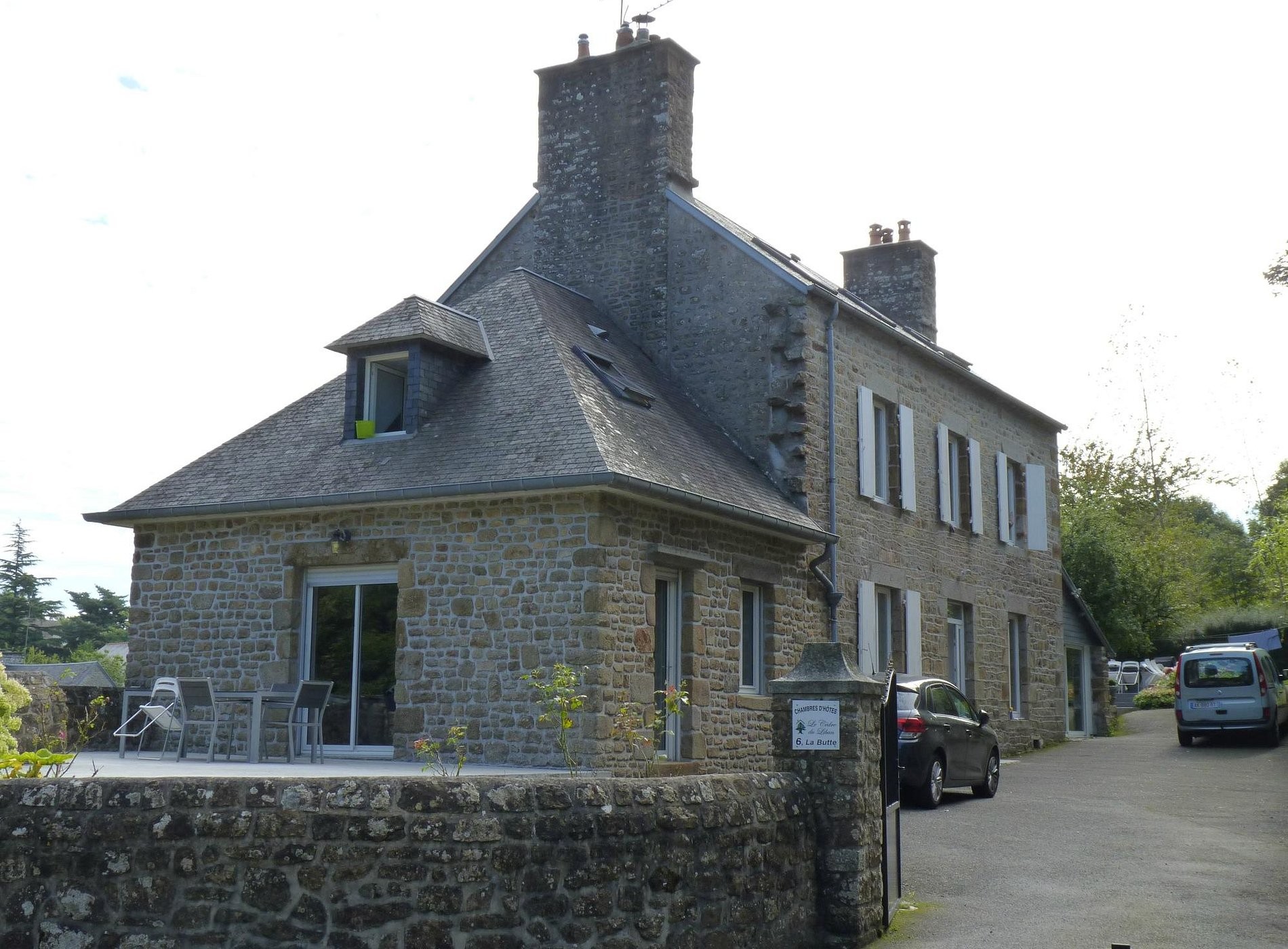 Le Cèdre Du Liban - M. & Mme Ricoux, Chambre d'Hôtes au Val-Saint-Père