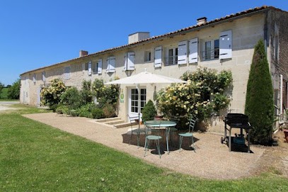 Gîte de France Charente Maritime : Le Pinier, Maison d'Hôtes aux Essards