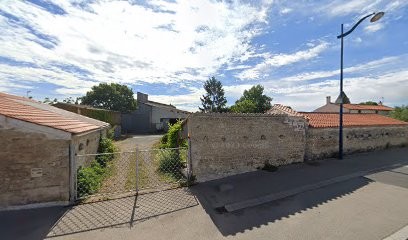 Newman Chris, Chambre d'Hôtes à Sainte-Gemme-la-Plaine