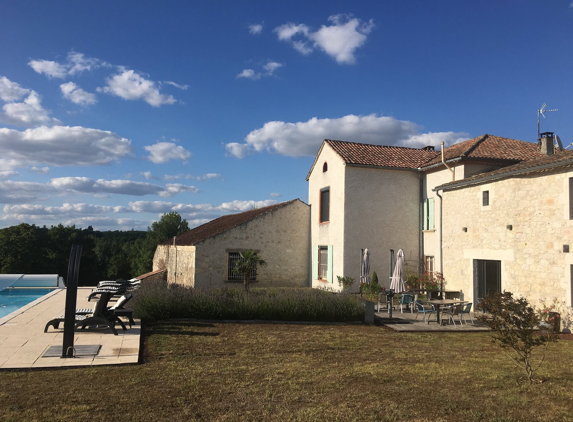 Aux Vents d'Anges, Chambre d'Hôtes à Cahuzac-sur-Vère
