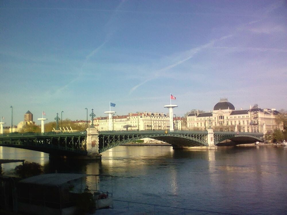 B&B Dolce Casa, Chambre d'Hôtes à Sainte-Foy-lès-Lyon