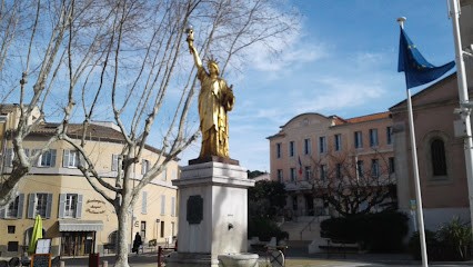 Villa Tara : Villa de vacances avec piscine proche mer Saint-Cyr-sur-Mer dans le Var, Côte d'azur, Location de Vacances à Saint-Cyr-sur-Mer
