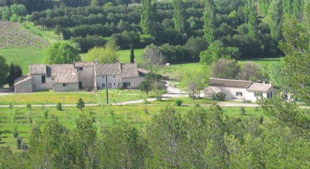Gîtes du Pas des Lanciers, Location de Vacances à Mallemort