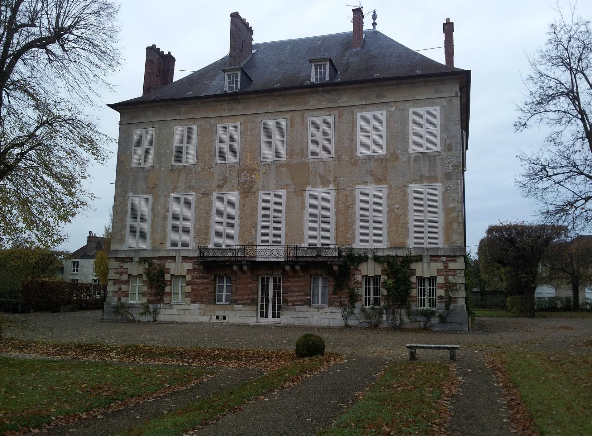 Le Pavillon Saint Martin, Chambre d'Hôtes à Senlis