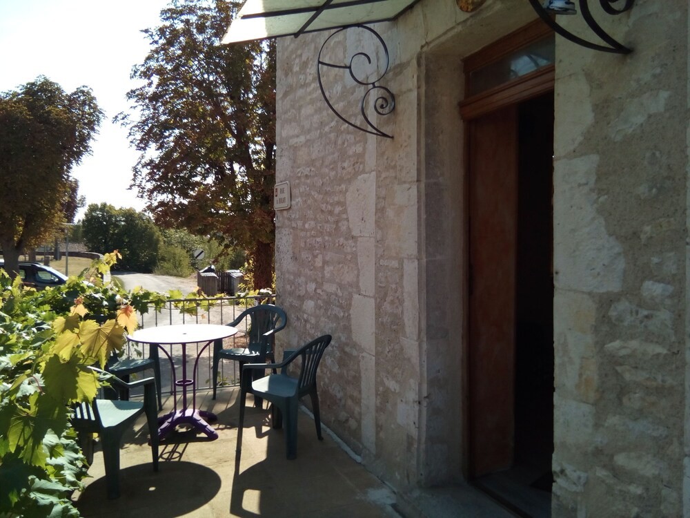 Chambres D'hôtes Les Acacias, Chambre d'Hôtes à Lalbenque