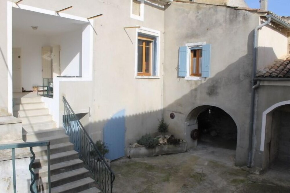 Maison de village Dolly house, Maison d'Hôtes à Sabran