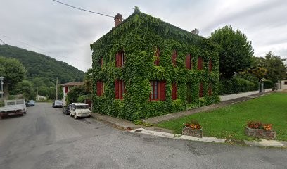 Chambre spatieuse avec grand lit., Chambre d'Hôtes à Aspet