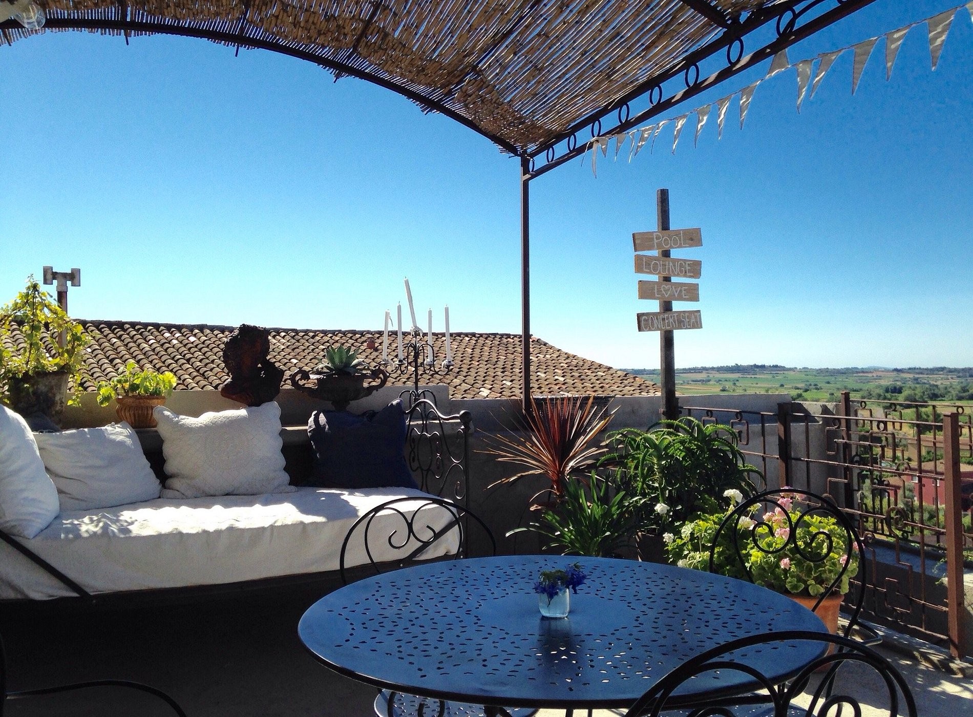 La Belle Vue, Chambre d'Hôtes à Neffiès