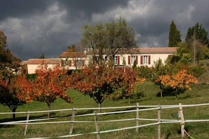 Domaine de Perry, Chambre d'Hôtes à Pieusse