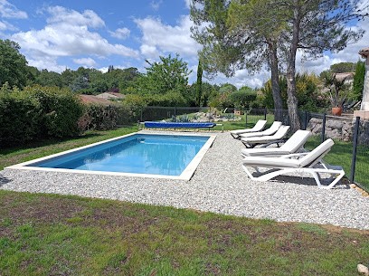 Au Petit Clos Des Cigales, Location de Vacances à Massillargues-Attuech
