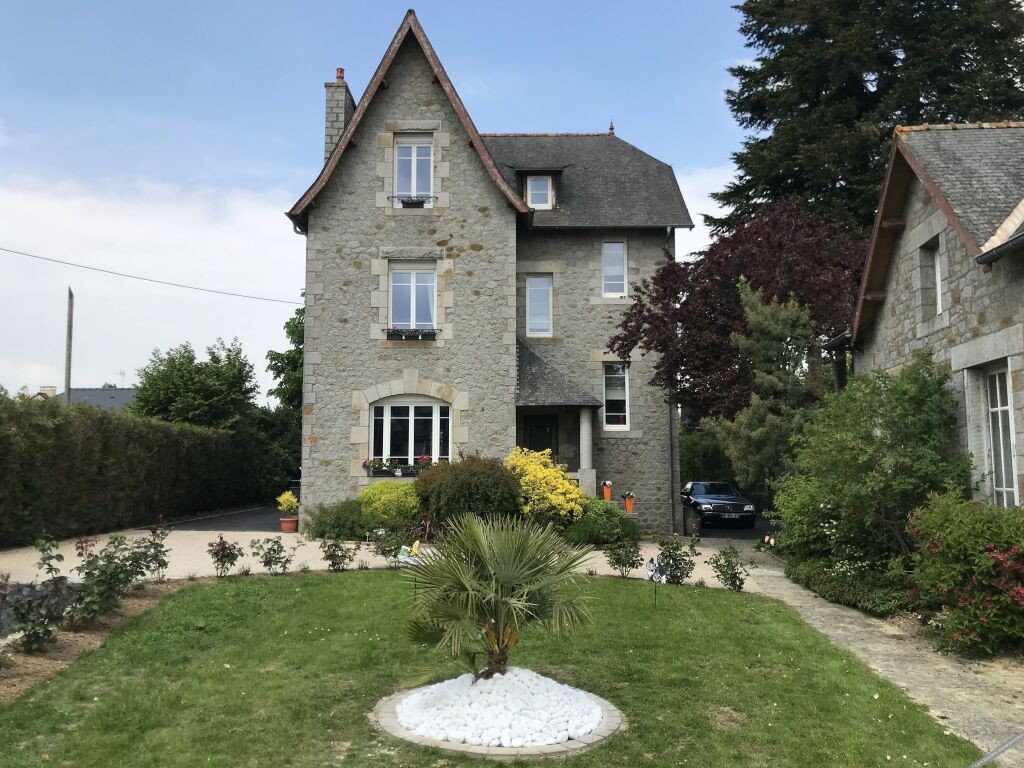 Le Clos Saint-Brice, Chambre d'Hôtes à Maen Roch