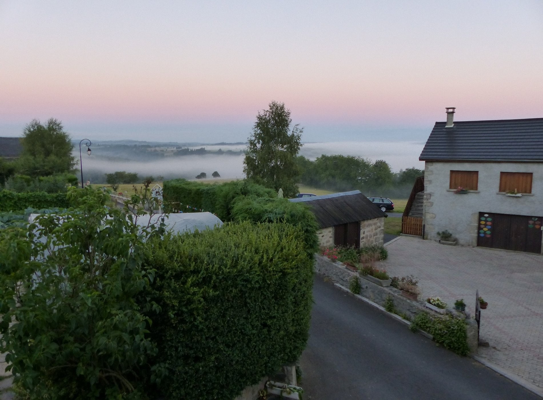 Ferme les deux vallées Chambres d'hôtes, Chambre d'Hôtes à Fridefont