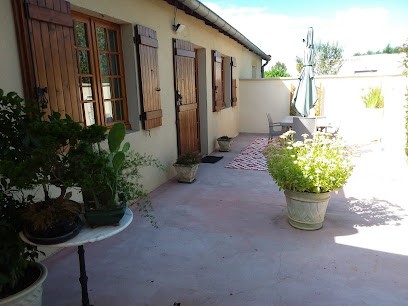 Gite des artistes, Location de Vacances à Saint-Julien-de-Civry