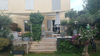 Cabane Au Fond Du Jardin, Chambre d'Hôtes à Bezouce