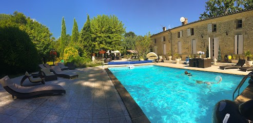 Le Logis Vert, Chambre d'Hôtes à Saint-Christoly-de-Blaye