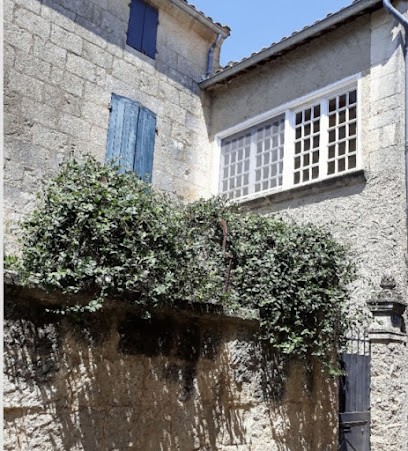 Maison Maya, Location de Vacances à Saint-Hilaire-d'Ozilhan