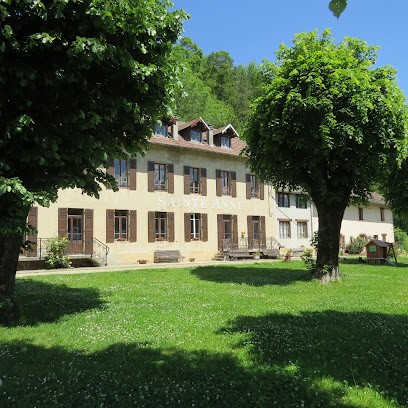 Domaine Sainte Anne: Chambres d'hôtes avec spa et sauna en Savoie, salle de réception, proche Chambéry, Parc de Chartreuse, Chambre d'Hôtes à Saint-Franc