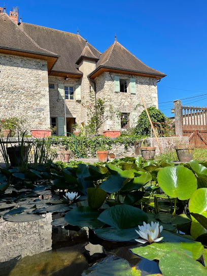 Les Grands Feuillages, Chambre D'hôtes à Granieu