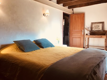 Le Gîte Des Parrots, Location de Vacances à Frayssinet-le-Gélat