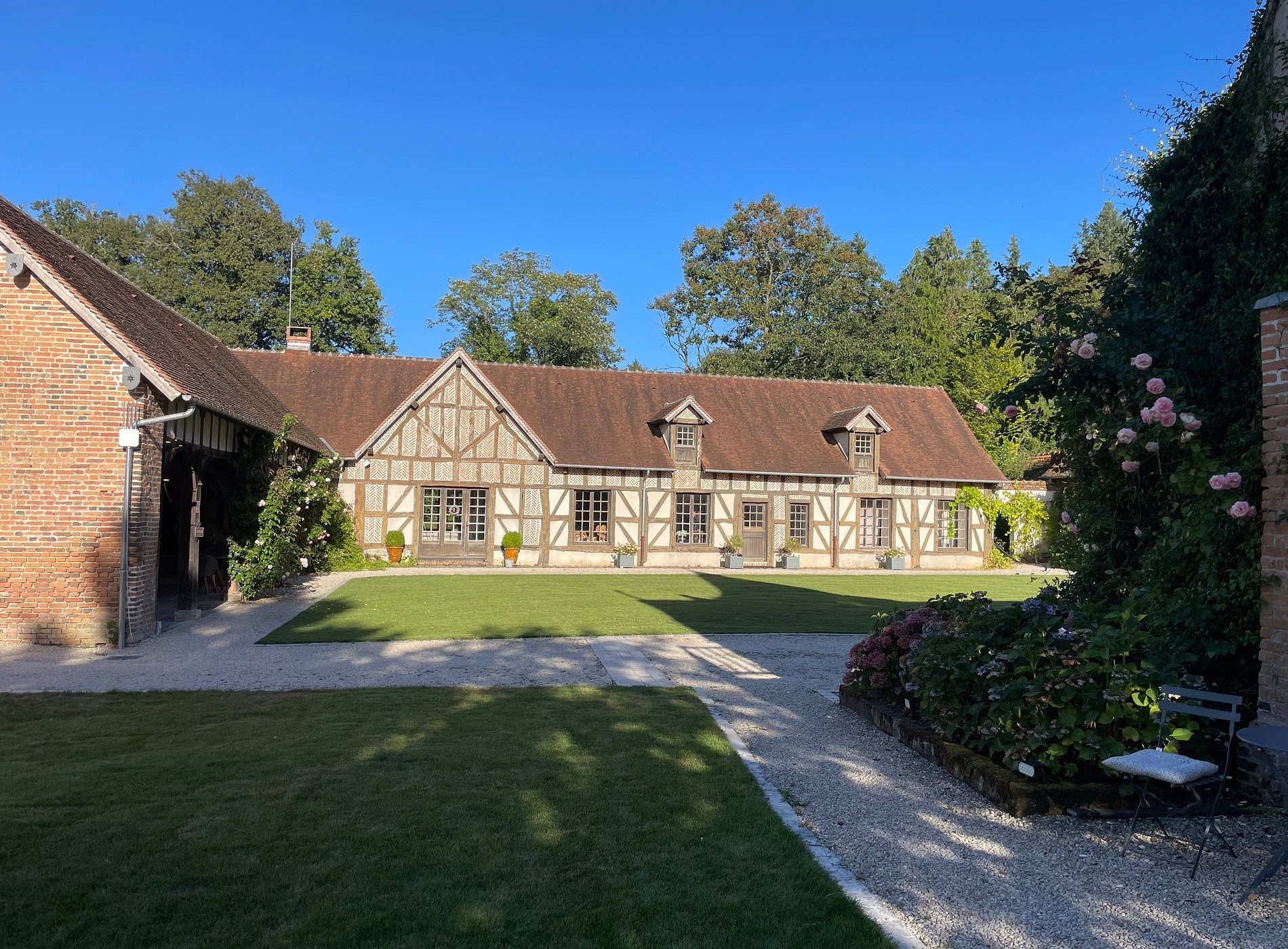 Le Pigeonnier De La Farge • Chambres D'hôtes, Maison d'Hôtes à Chaumont-sur-Tharonne