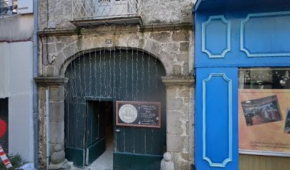 Agréable chambre dans une bâtisse charmante, Chambre d'Hôtes à Parthenay