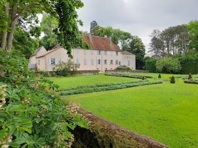 La Maison Des Pères, Chambre d'Hôtes à Charolles
