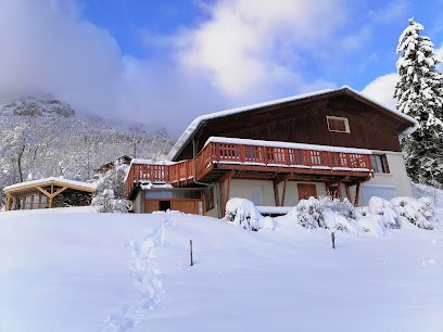 Gîte Bernard Fabre location saisonnière 12 personnes, Location de Vacances à Lumbin