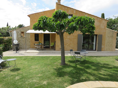 Gîte Les Euphorbes, Location De Vacances à Vaugines