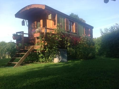 Les Roulottes de Troussures, Chambre d'Hôtes à Auneuil