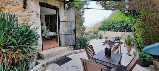 Maison de garde de passage (Trainhouse), Location de Vacances à Lorgues