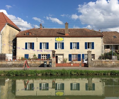 La maison du canal, Chambre d'Hôtes à L'Isle-sur-le-Doubs