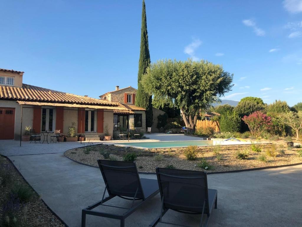 La Figue Noire, Chambre d'Hôtes à Caromb