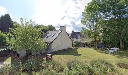 Monplaisir Cottage, Location de Vacances à Lescouët-Gouarec